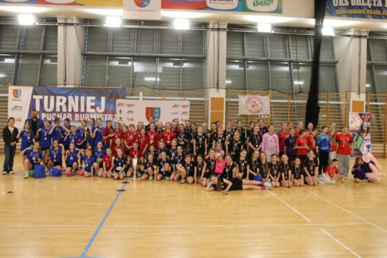 Piłkarki ręczne UKS Orlęta Bilcza zdobyły Puchar Burmistrza Miasta i Gminy Morawica