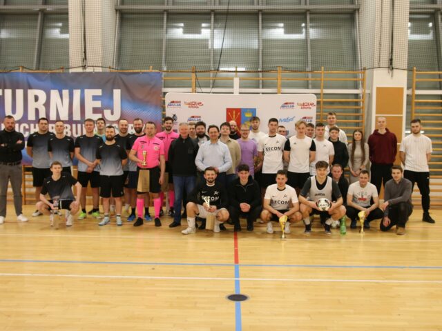 WALCZAKI ZDOBYLI PUCHAR BURMISTRZA